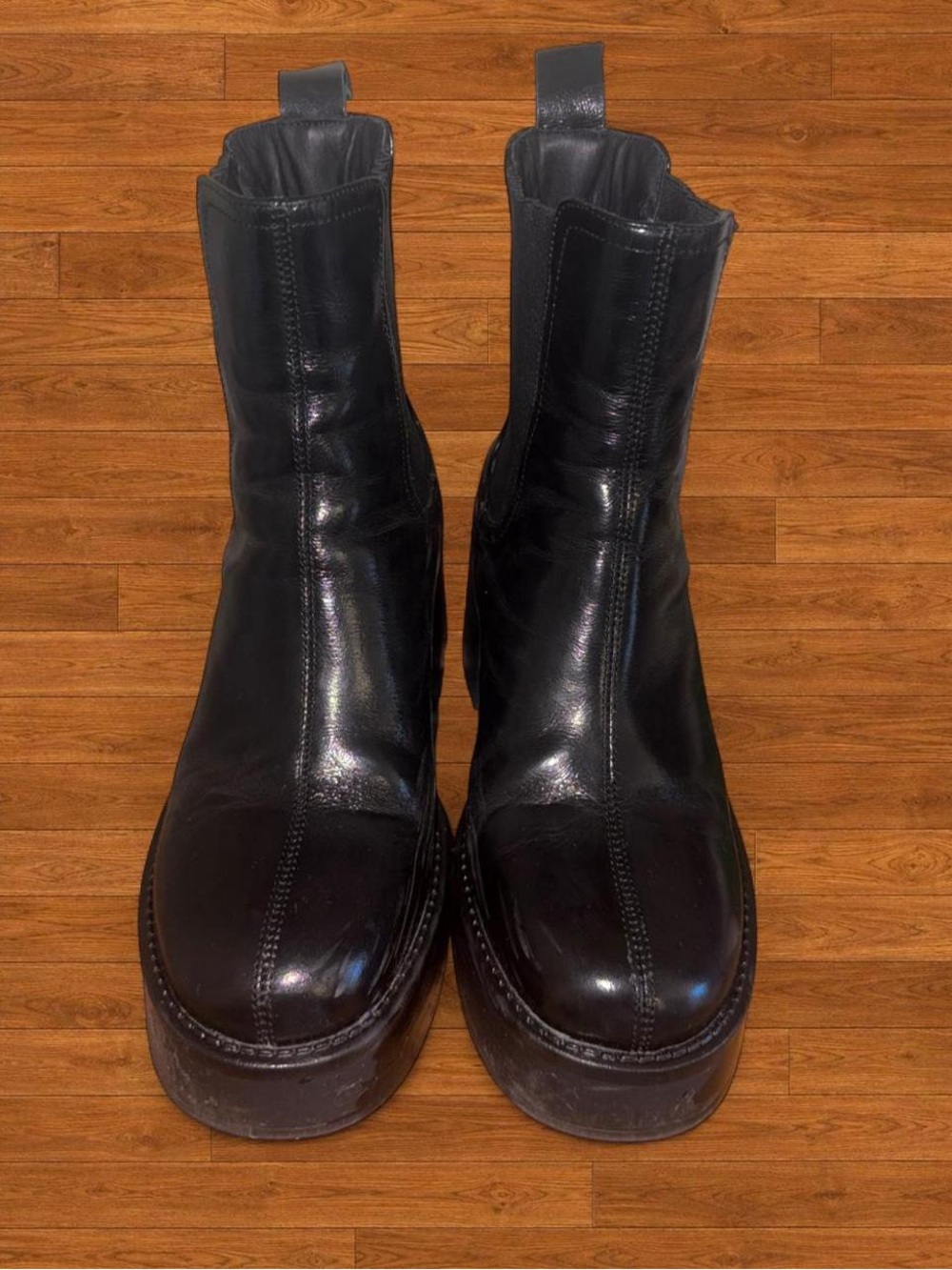 Men's Black Leather Pull-On Chelsea Boots